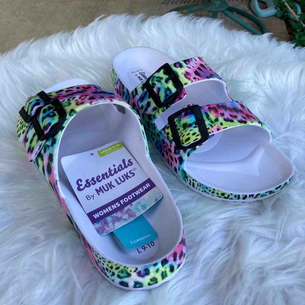 New Women's Animal Essentials by Muk Luks in Size 9-10